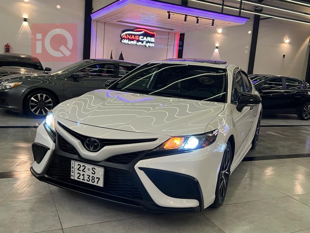 تۆیۆتا کامری